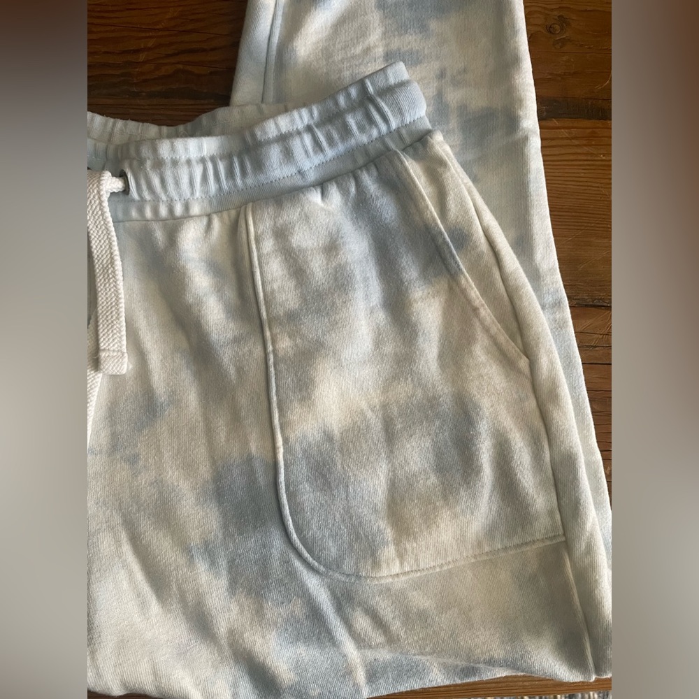 Faherty Women’s Tie Dyed French Terry Sweats
